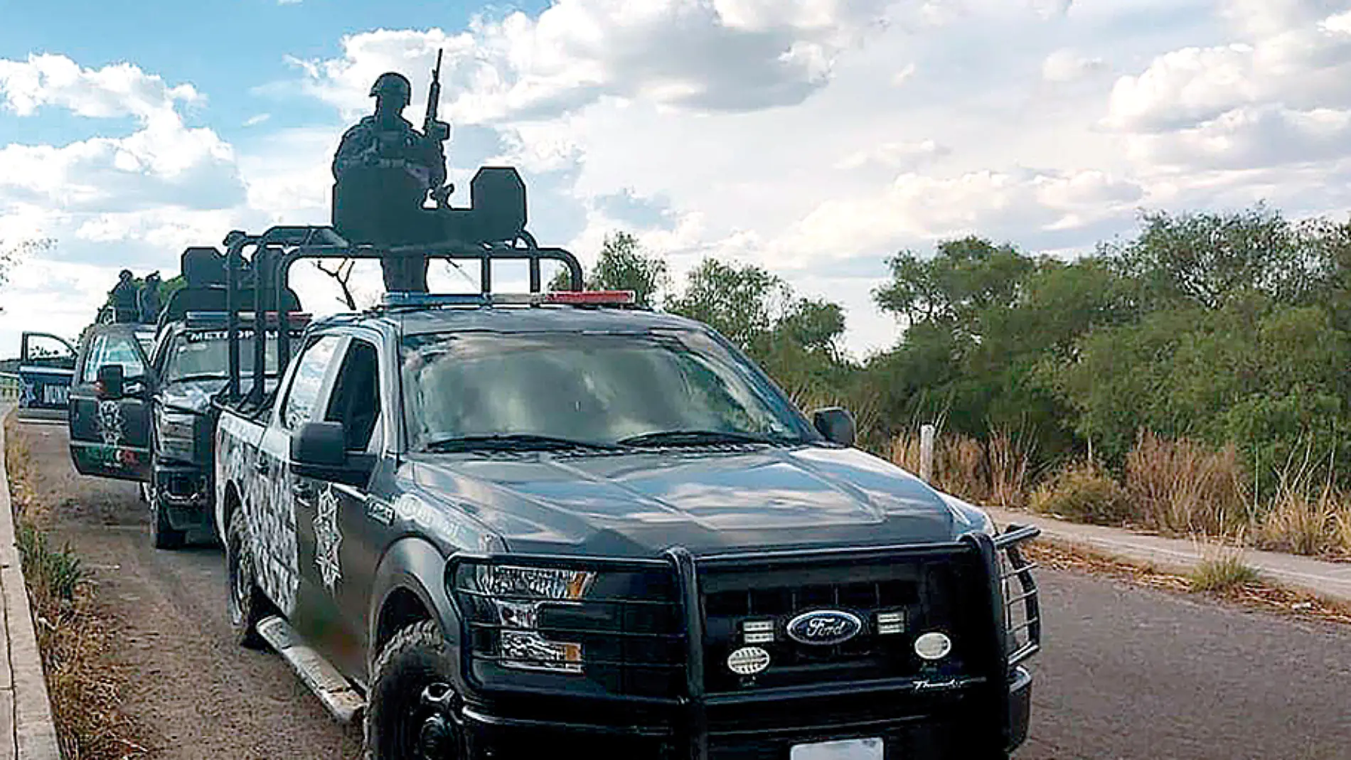 Elementos policiacos durante recorrido de vigilancia